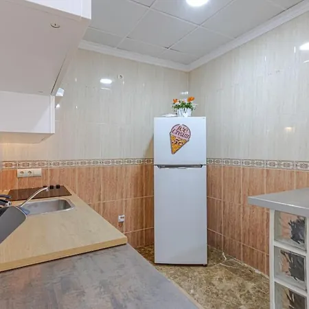 Apartment Bright 50 Mt From The